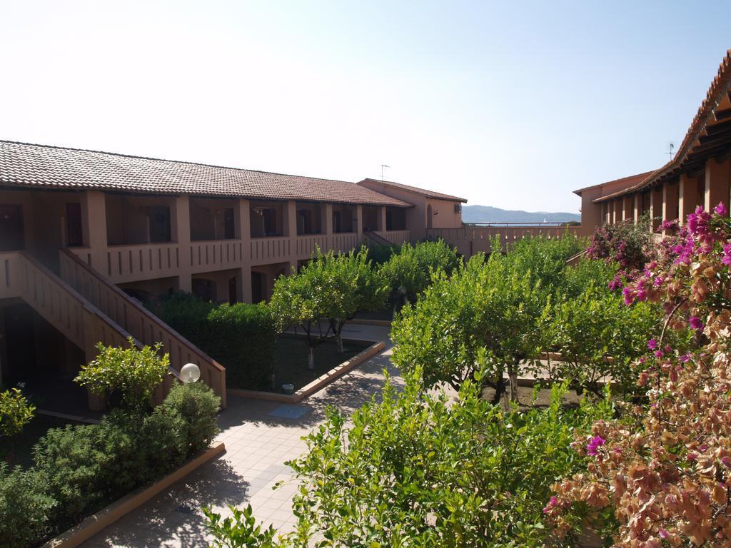 Hotel Club Esse Cala Bitta Baja Sardinia Exterior foto