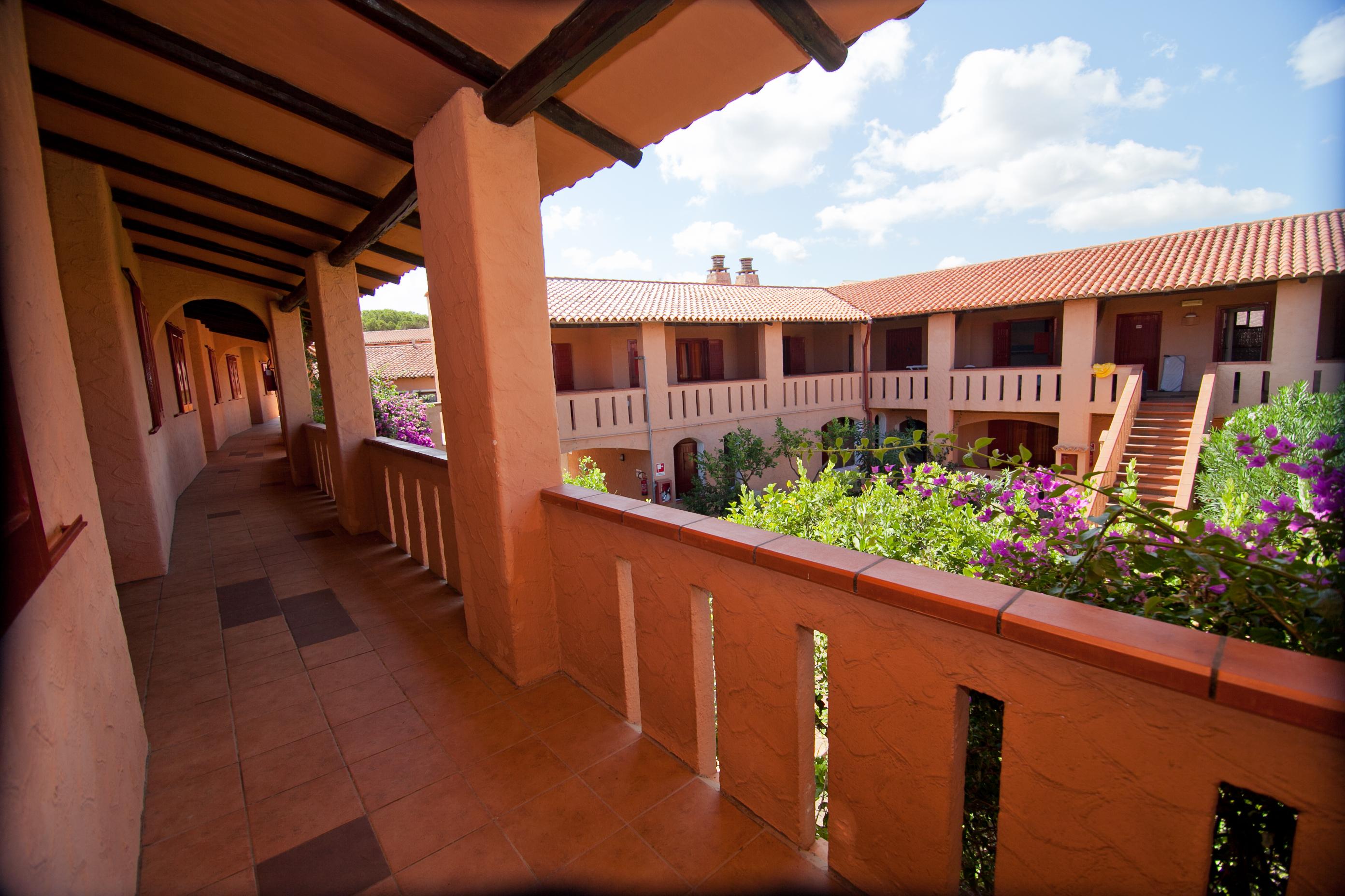 Hotel Club Esse Cala Bitta Baja Sardinia Exterior foto