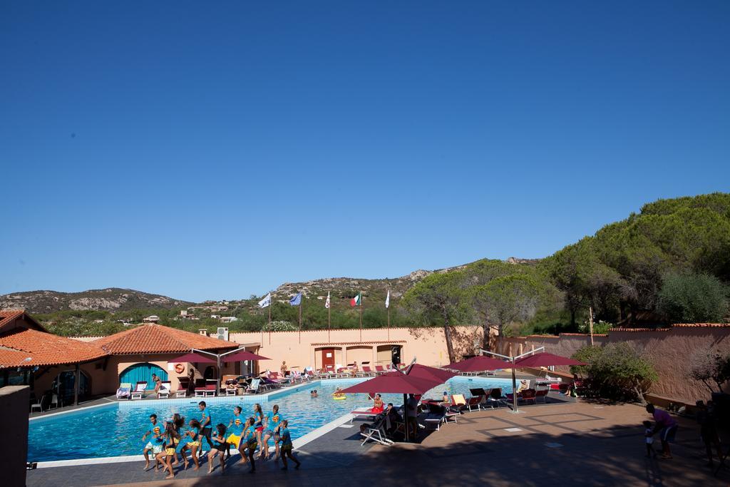 Hotel Club Esse Cala Bitta Baja Sardinia Exterior foto
