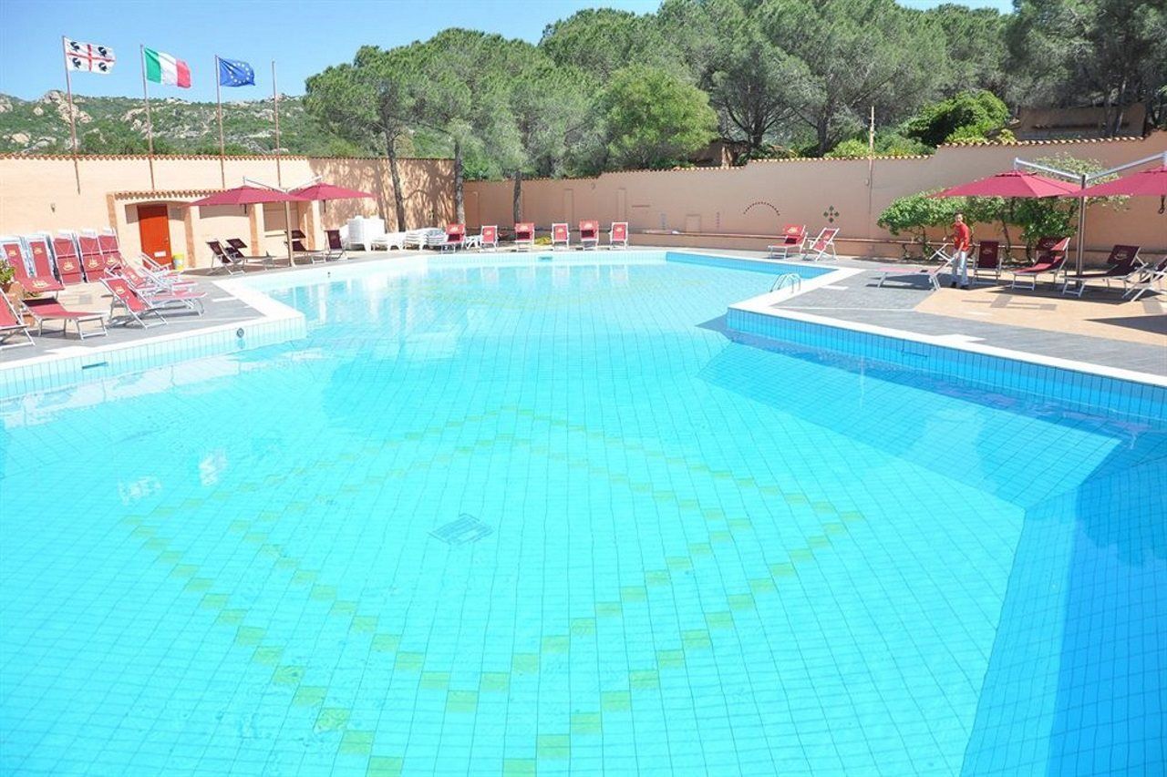 Hotel Club Esse Cala Bitta Baja Sardinia Exterior foto