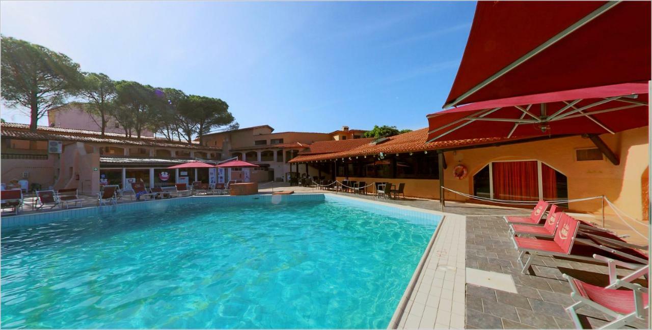 Hotel Club Esse Cala Bitta Baja Sardinia Exterior foto